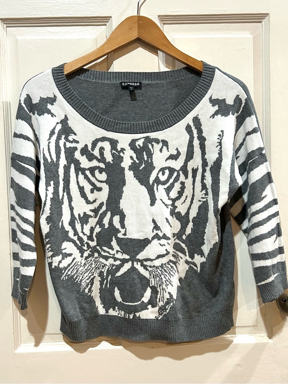 Express Tiger Graphic Sweater Gray White Cotton Knit Top Edgy Animal Size S